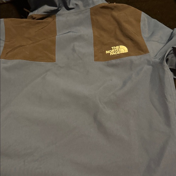 The North Face Two-Tone Blue and Black Hooded Jacket - Picture 10 of 10